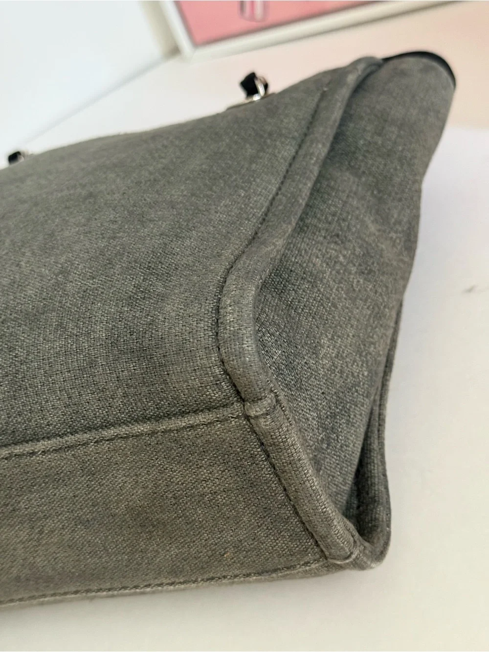 CHANEL Mini Deauville “31 Rue Cambon Paris”Tote bag 🌟
